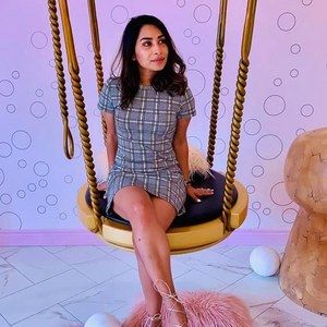 Meet your Posher, Hina